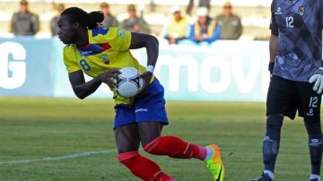 El jugador de Ecuador Felipe Caicedo celebra su gol contra Bolivia