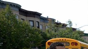 Menchaca depositó su voto a las 7:30 a.m. en  su vecindario de Red Hook, en Brooklyn.