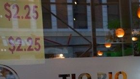 Carlos Espinoza tuvo que trabajar duro para desarrollar su restaurante Tío Pío.