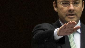 Secretario de Hacienda, Luis Videgaray, no contestó a las protestas de los diputados.