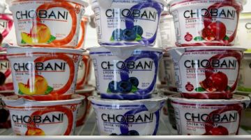 La compañía indicó que comenzaron a llenar las estanterías con yogur fresco.