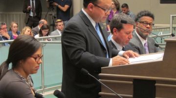 El asambleísta demócrata de Salinas, Luis Alejo, co-autor de la la AB60, hoy retiró el proyecto de ley sobre las licencias de manejo, evitando que siga su curso en la legislatura.