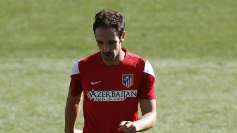 Juanfran seguirá vistiendo de rayas.