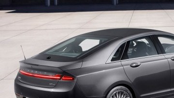 La firma del diamante lucha por estar en la preferencia del segmento de autos de lujo.