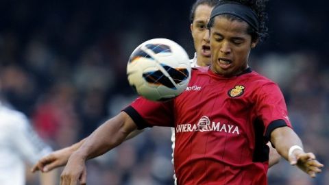 Giovani dos Santos disputó el partido ante Valencia e incluso consiguió un gol
