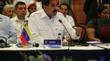 El presidente de Venezuela, Nicolás Maduro, insiste en que la derecha está planeando derrocarlo en complicidad con el Gobierno de Washington.