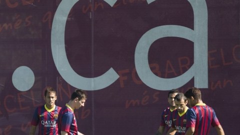 Con todo su plantel, incluyendo Neymar y Messi (extremo izquierdo), tras las eliminatorias, el Barça recibe hoy al Sevilla.