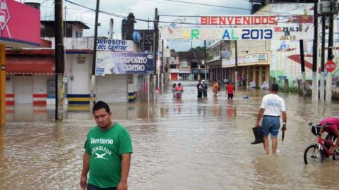 Inundaciones en Misantla en el estado de Veracruz, en México, donde se esperan fuertes lluvias al paso de "Ingrid" en las próximas horas.