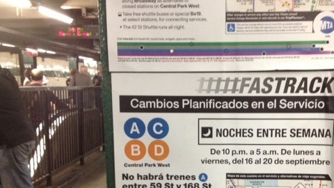 En las estaciones donde funcionan los trenes A, B, C y D,  la MTA colocó carteles informando sobre la suspensión del servicio y las alternativas para los usuarios.