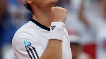 Andy Murray celebra su triunfo sobre el croata  Ivan Dodig.