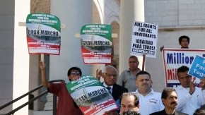 Grupos que defienden los derechos de los inmigrantes hacen un llamado a participar en una  marcha  en Los Ángeles.