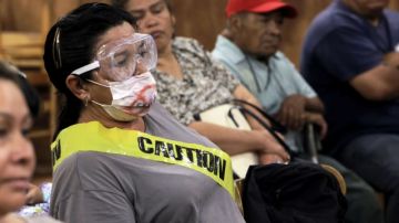 Vecinos de comunidades aledañas a la planta Exide sostienen que su salud se ha visto afectada por la contaminación.