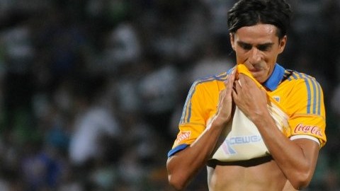 Lucas Lobos recientemente recibió su carta de naturalización