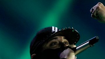 Wisin informó sobre la firma del nuevo disco a través de Twitter.