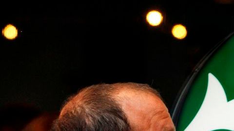 Starbucks aclaró que sus trabajadores no prohibirán la entrada a los clientes que porten armas.