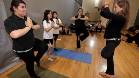 El yoga es una excelente manera de mejorar la flexibilidad.