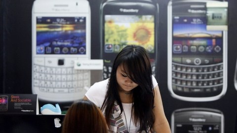 BlackBerry anunció que despedirá 4,500 empleados, equivalentes al 40% de su fuerza laboral mundial.