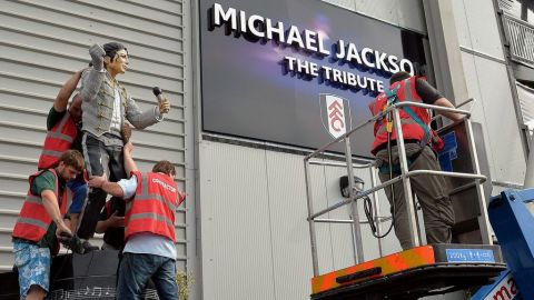 El club dovolvió la estatua del menor del clan Jackson a su dueño.