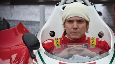 Daniel Brühl es Niki Lauda en 'Rush', que se estrena mañana en todo el país.