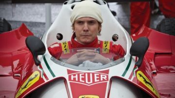 Daniel Brühl es Niki Lauda en 'Rush', que se estrena mañana en todo el país.