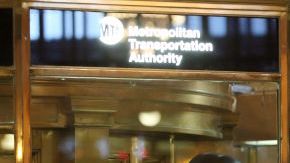 Los empleados de la MTA se han dedicado a orientar pasajeros de Metro-North.