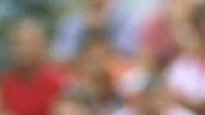 Tras un sprint en el primer tiempo, 'La Pulga' se resintió d ela pierna derecha.