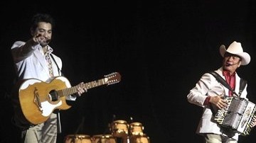 Las figuras sinaloenses de la música regional mexicana enviarán la recaudación a los damnificados de Sinaloa por el paso del huracán Manuel.