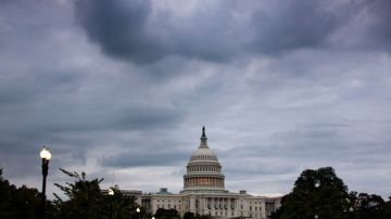 Un posible cierre del Gobierno se cierne como nube negra en el horizonte del Congreso que sigue batallando con el tema.