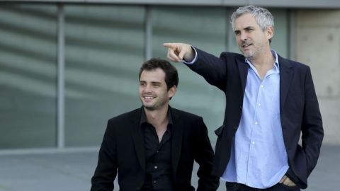 La cinta donde padre e hijo participan se estrena el viernes.