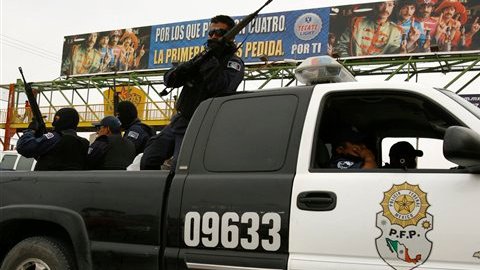 Los agentes descubrieron la casa junto a la frontera con Estados Unidos.
