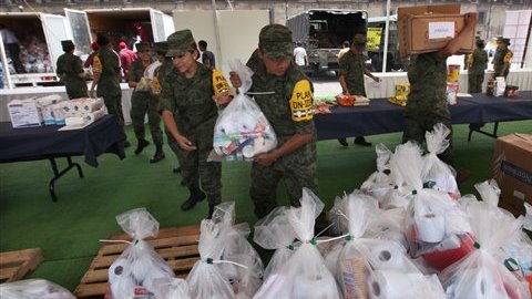 Al menos 4 mil personas permanecen en albergues temporales en Guerrero, México.