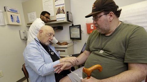 La reforma de salud entra en vigor en 2014 pero ya se pueden comprar desde hoy.