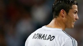 Cristiano Ronaldo y Angel Di María celebran uno de los goles del Real Madrid