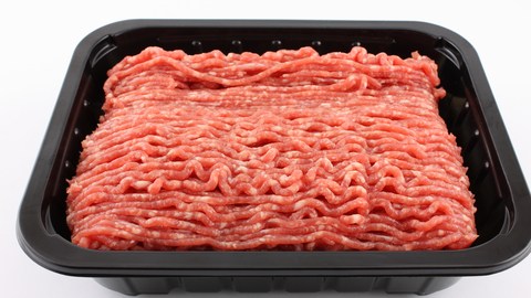 La carne molida es usada para la elaboración de los almuerzos escolares alrededor del país.