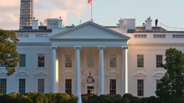 Los líderes del Ejecutivo y el Legislativo de EEUU se verán las caras esta tarde en la Casa Blanca, para tratar de solucionar el impasse que ha llevado al cierre de Gobierno federal.