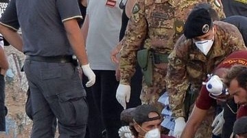 Las operaciones de rescate han sido intensas porque se desconoce la cifra exacta de inmigrantes que pudieran estar mar abierto.