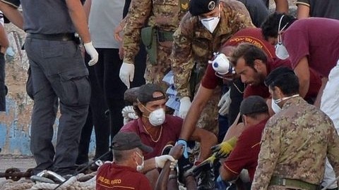 Las operaciones de rescate han sido intensas porque se desconoce la cifra exacta de inmigrantes que pudieran estar mar abierto.