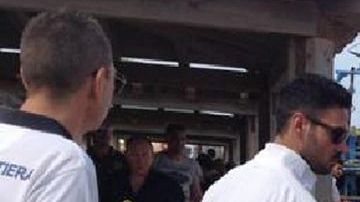 Las autoridades llevan horas buscando cuerpos dispersos en el mar.