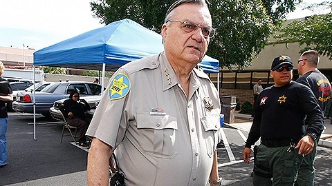 Arpaio aseguró que continuará aplicando "todas" las leyes a pesar de que el juez federal haya designado un observador independiente.