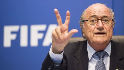 La presión sobre Blatter es cada vez mayor.