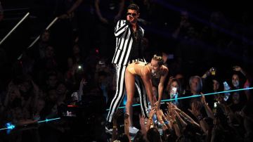 Robin Thicke no se arrepiente de la puesta en escena que ejecutó junto a Miley Cyrus.