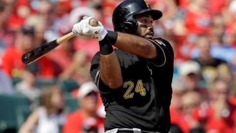 El dominicano Pedro Alvarez conectó jonrón de dos carreras.