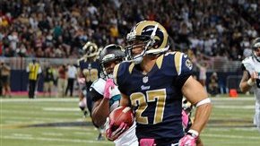 Matt Giordano (27) hizo el regreso de 82 yardas en el primer cuarto del encuentro.