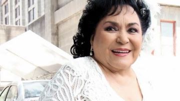 Carmen Salinas recibió un reconocimiento por sus seis décadas de trayectoria.