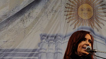 Los ciudadanos argentinos están conmocionados por la noticia de la salud de la presidenta Cristina Kirchner.