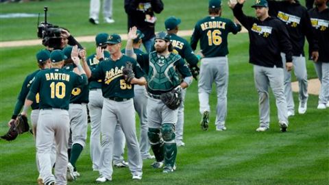 Atléticos ganaron 6-3 a Detroit en el segundo de tres juegos disputados.