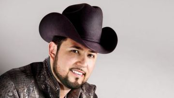 Roberto Tapia cuenta con siete nominaciones en los Premios Billboard de la Música Mexicana.