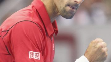 Novak Djokovic celebra su victoria en dos sets ante Rafael Nadal.