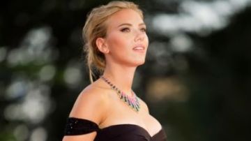 Scarlett Johansson y muchas otras celebridades se han expuesto en y fuera del escenario.