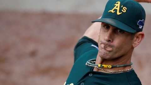 Grant Balfour consiguió el juego salvado para Oakland.